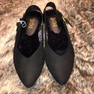 FURRY MULES SIZE 7.5